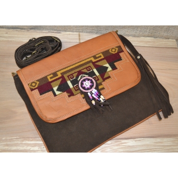 Torebka ze skóry etno w ciemnobrązowym kolorze  z koralikami mullo .